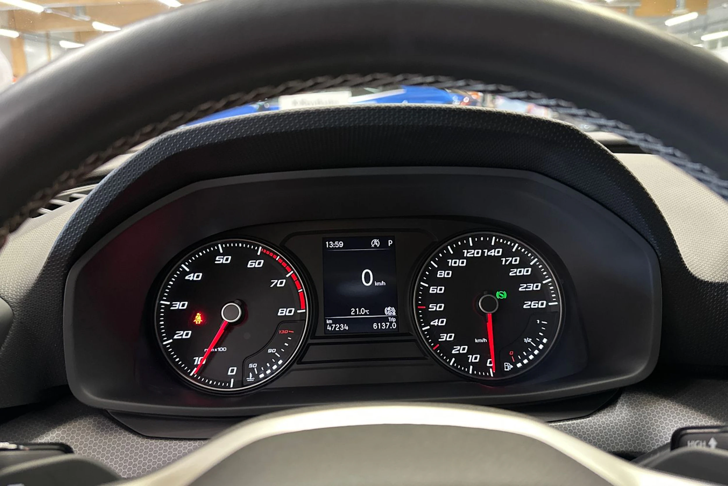 valkoinen SEAT Leon Sportstourer 2024 kuva 18.