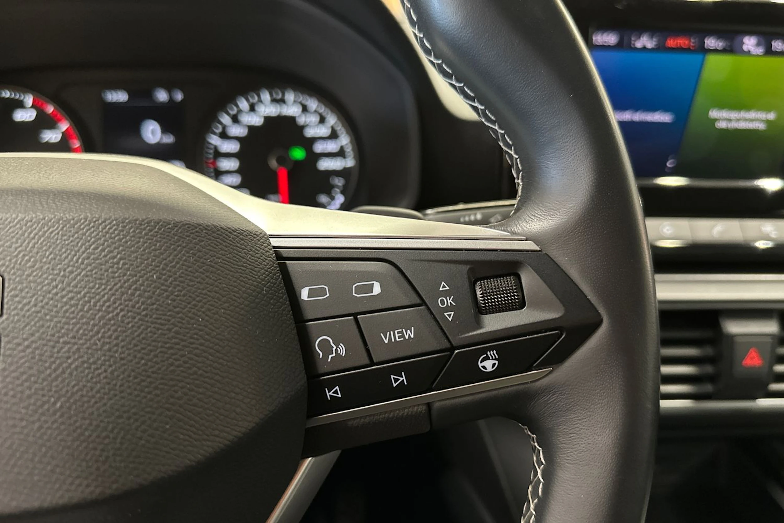valkoinen SEAT Leon Sportstourer 2024 kuva 20.