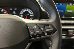 valkoinen SEAT Leon Sportstourer 2024 kuva 20.