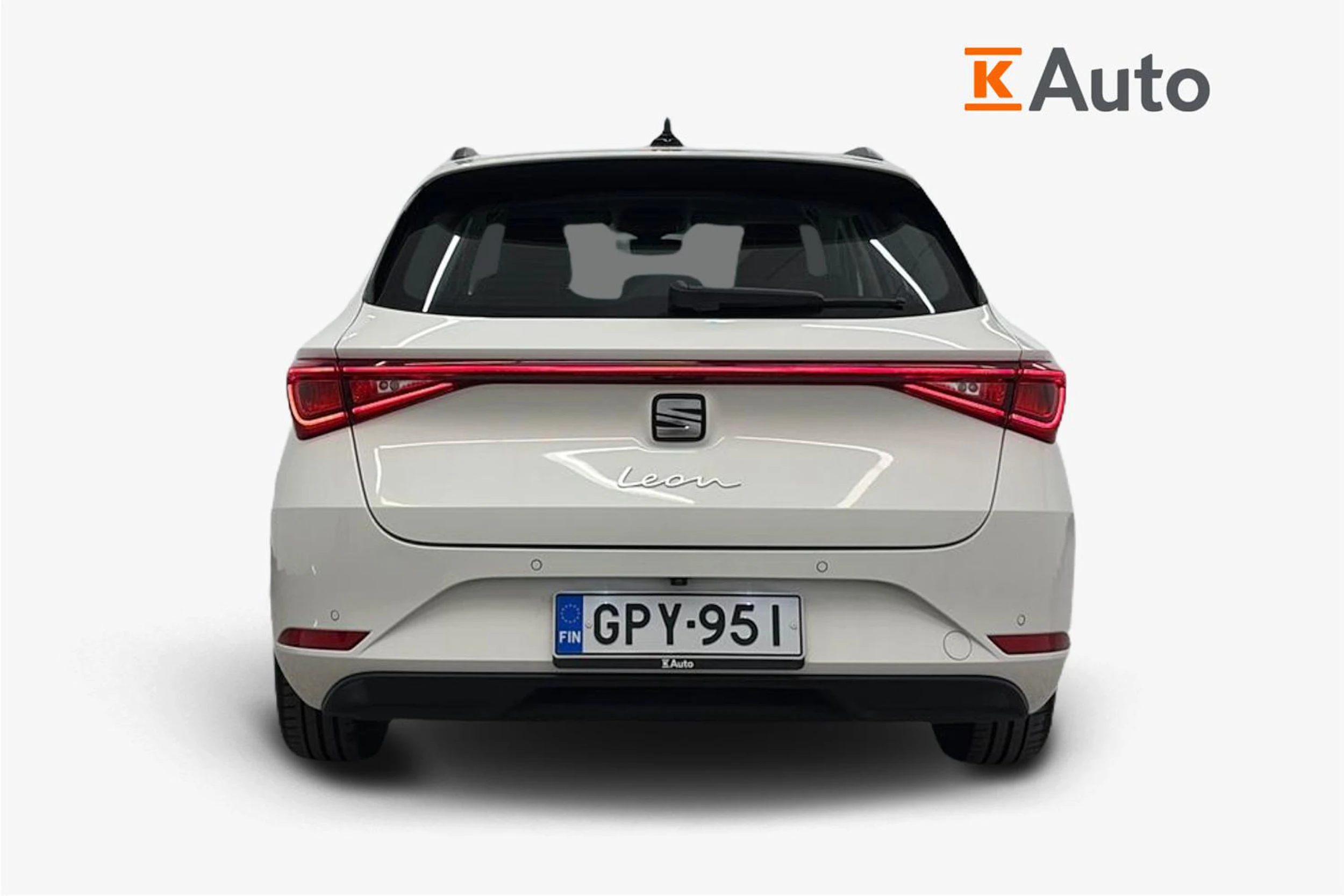 valkoinen SEAT Leon Sportstourer 2024 kuva 3.