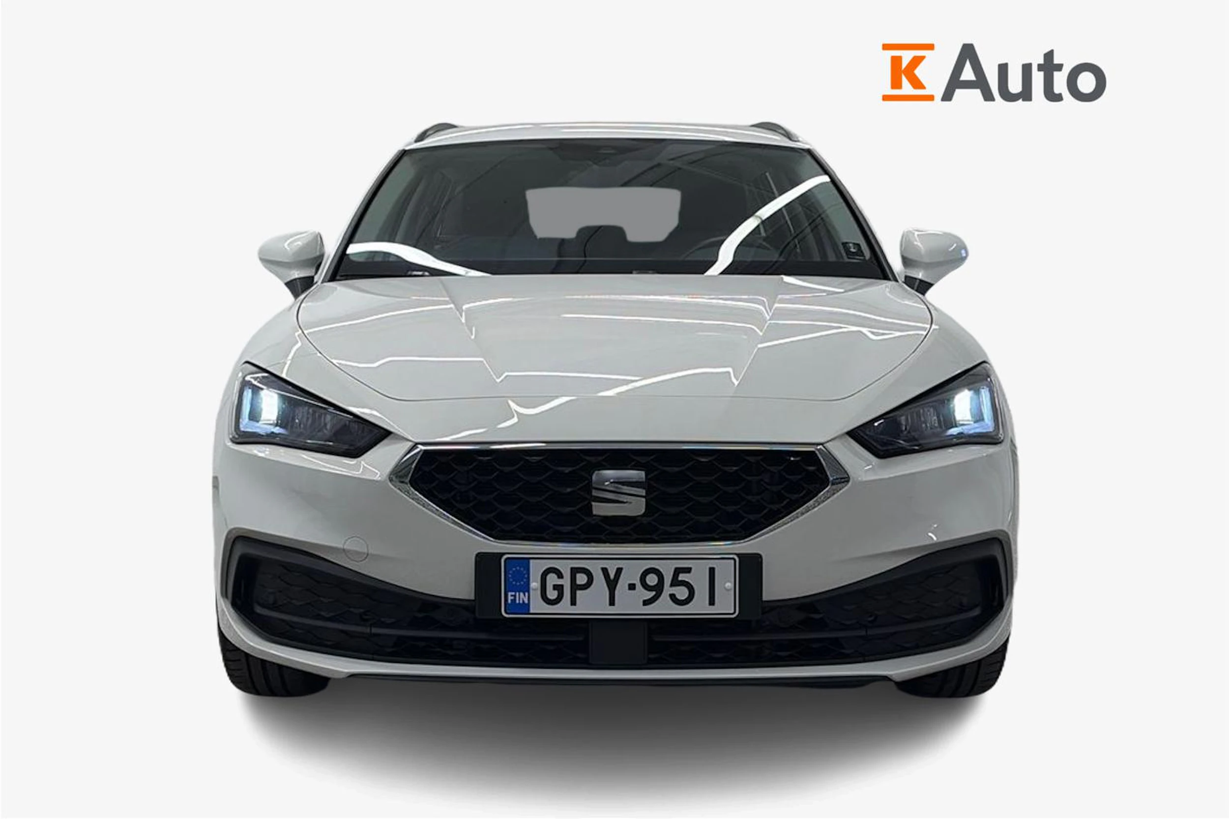 valkoinen SEAT Leon Sportstourer 2024 kuva 4.
