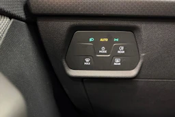 valkoinen SEAT Leon Sportstourer 2024 kuva 20.
