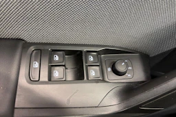 valkoinen SEAT Leon Sportstourer 2024 kuva 21.