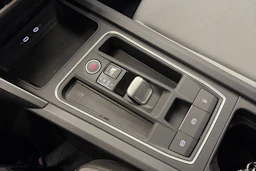 valkoinen SEAT Leon Sportstourer 2024 kuva 22.