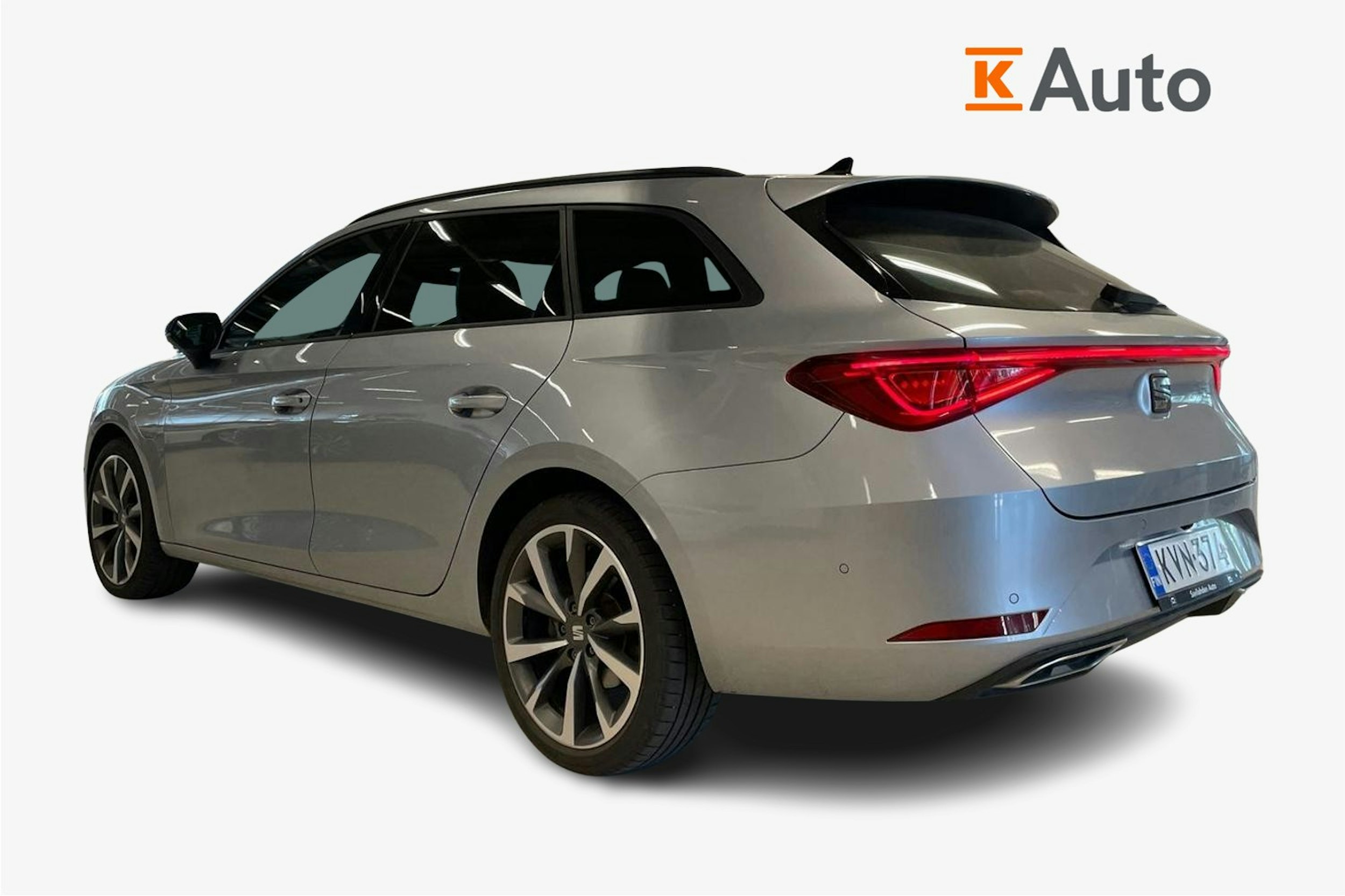 harmaa SEAT Leon Sportstourer 2024 kuva 2.