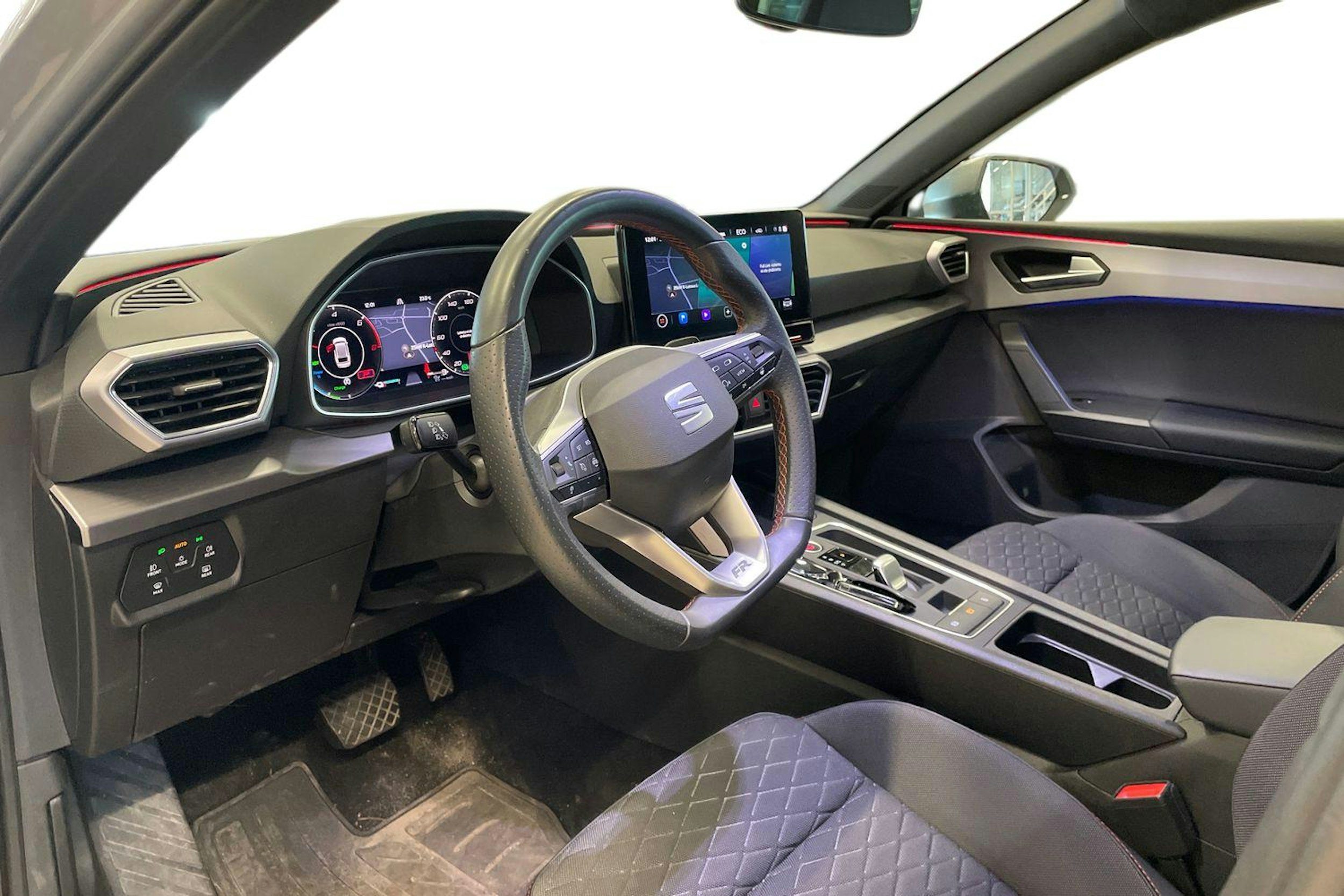 harmaa SEAT Leon Sportstourer 2024 kuva 3.
