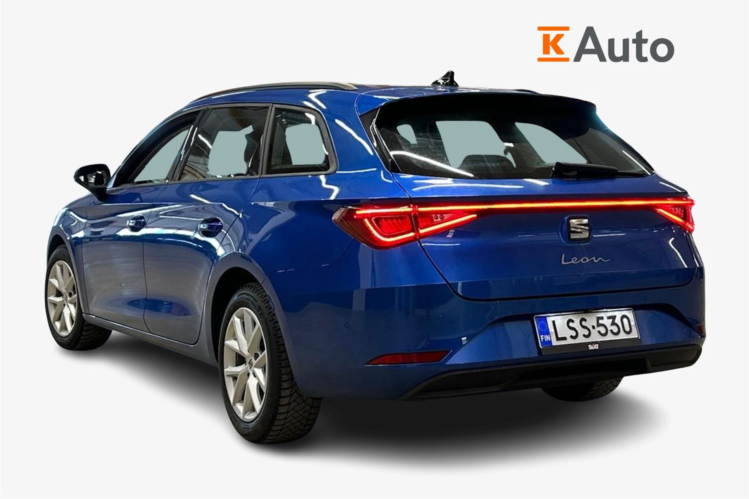 sininen SEAT Leon Sportstourer 2024 kuva 2.