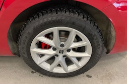 punainen SEAT Leon Sportstourer 2024 kuva 13.