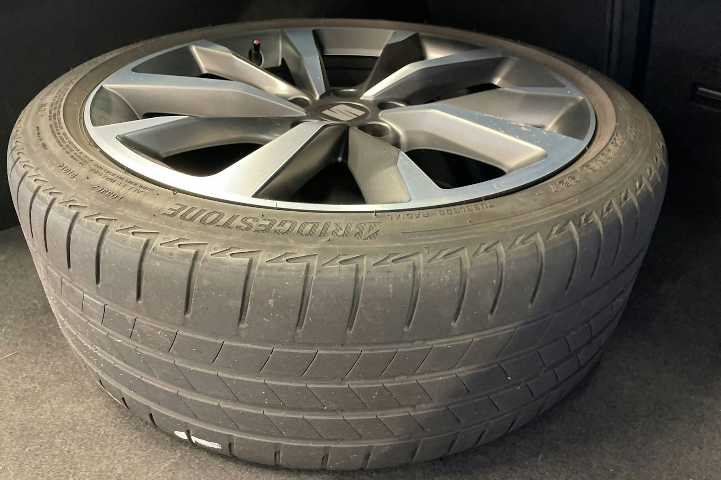 punainen SEAT Leon Sportstourer 2024 kuva 14.