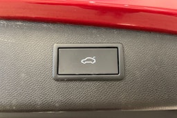 punainen SEAT Leon Sportstourer 2024 kuva 15.