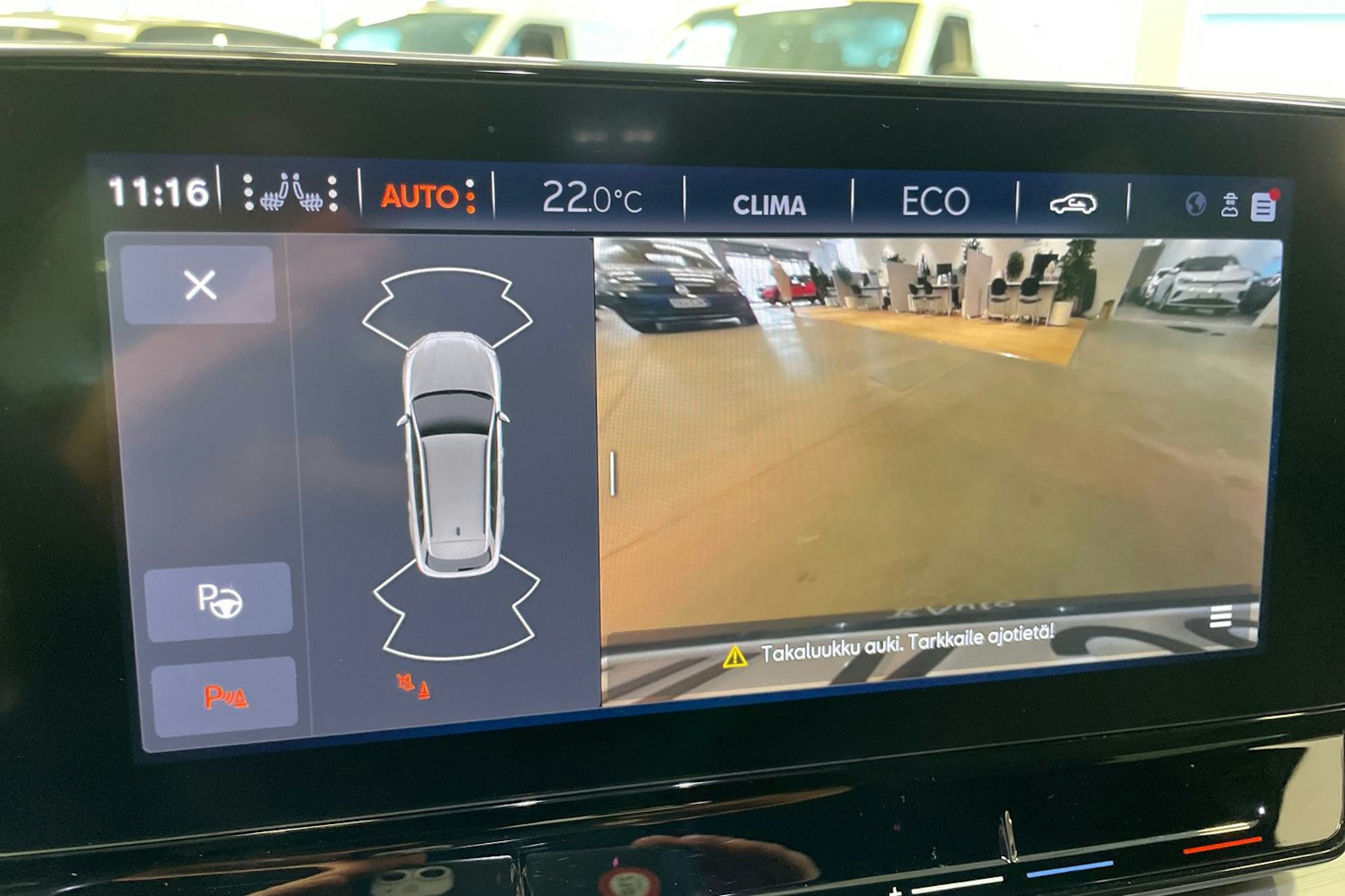 punainen SEAT Leon Sportstourer 2024 kuva 22.