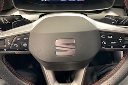 punainen SEAT Leon Sportstourer 2024 kuva 28.