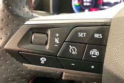 punainen SEAT Leon Sportstourer 2024 kuva 29.