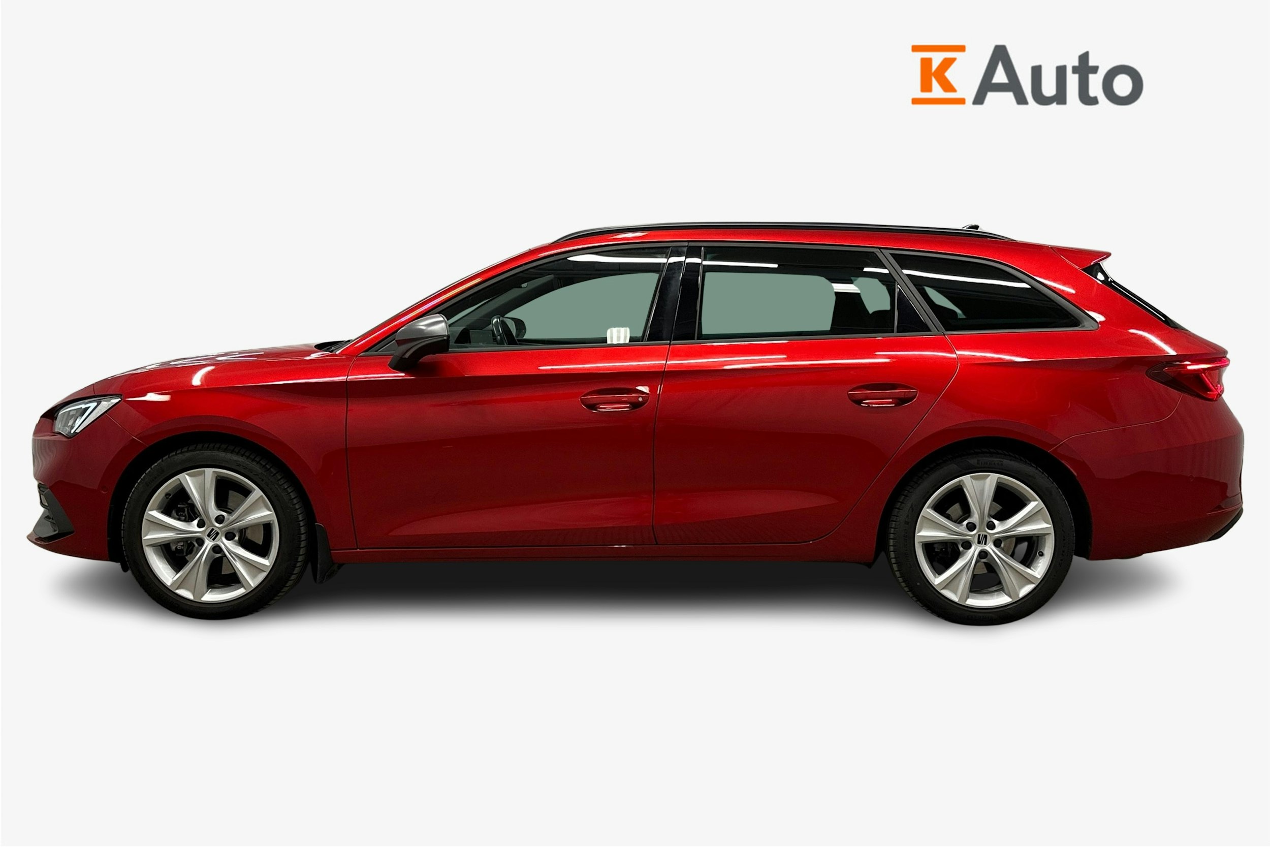 punainen SEAT Leon Sportstourer 2024 kuva 6.