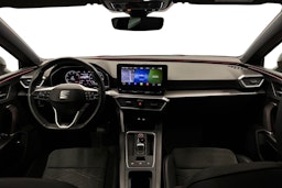 punainen SEAT Leon Sportstourer 2024 kuva 9.