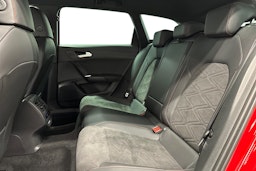 punainen SEAT Leon Sportstourer 2024 kuva 10.