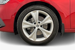 punainen SEAT Leon Sportstourer 2024 kuva 11.