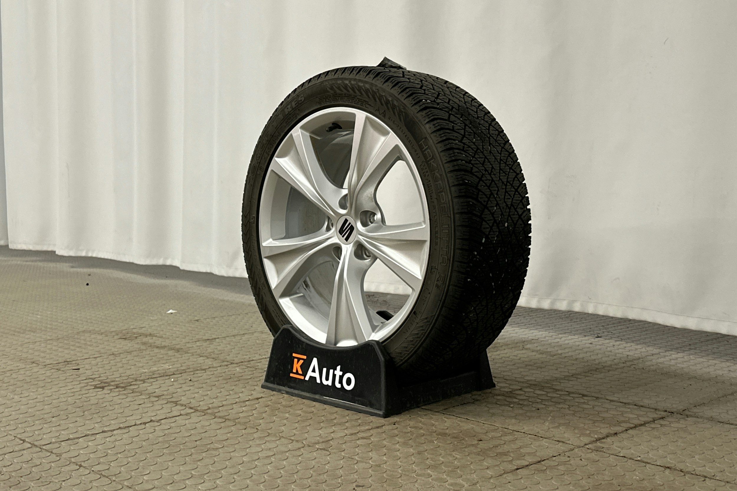 punainen SEAT Leon Sportstourer 2024 kuva 13.