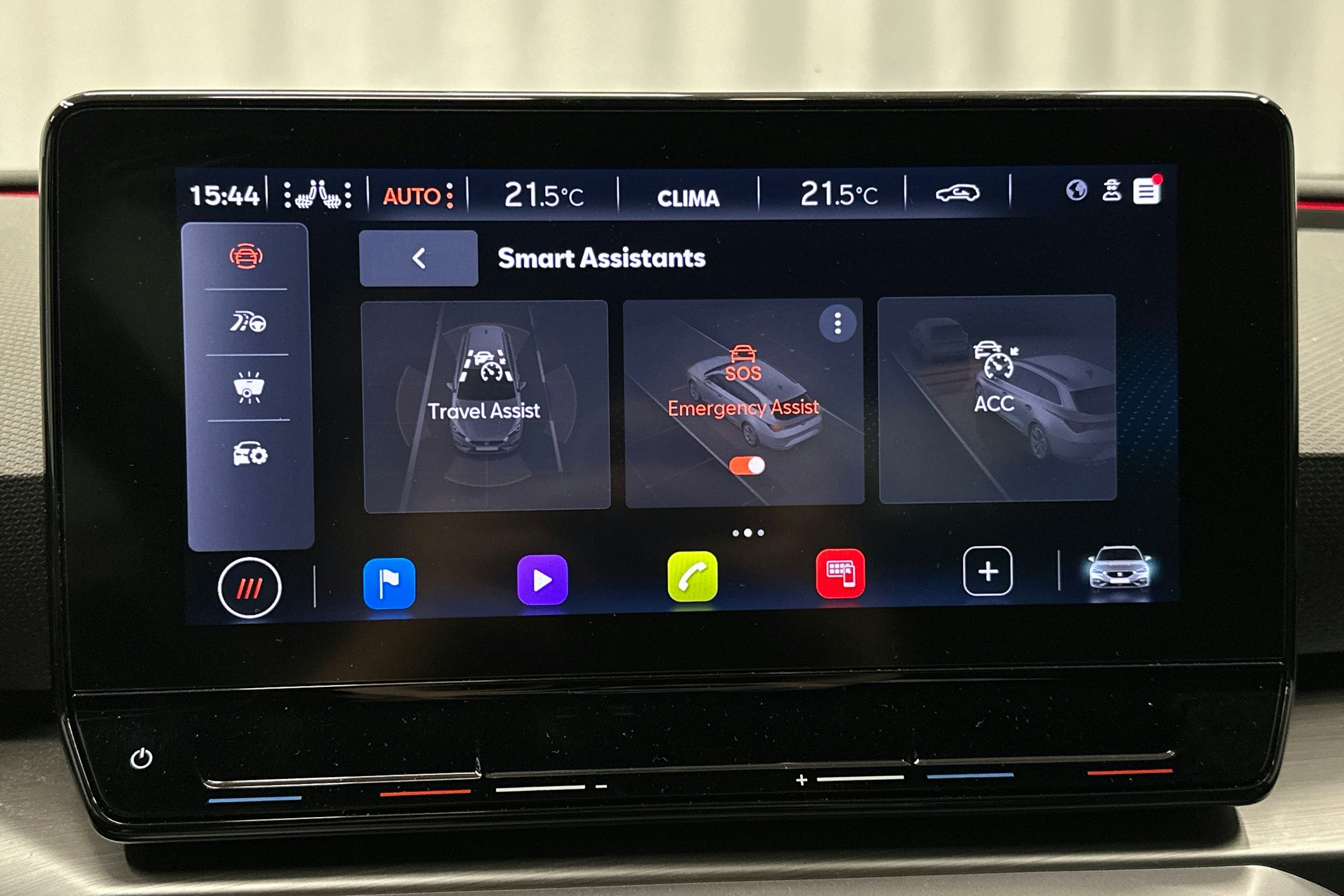 punainen SEAT Leon Sportstourer 2024 kuva 29.