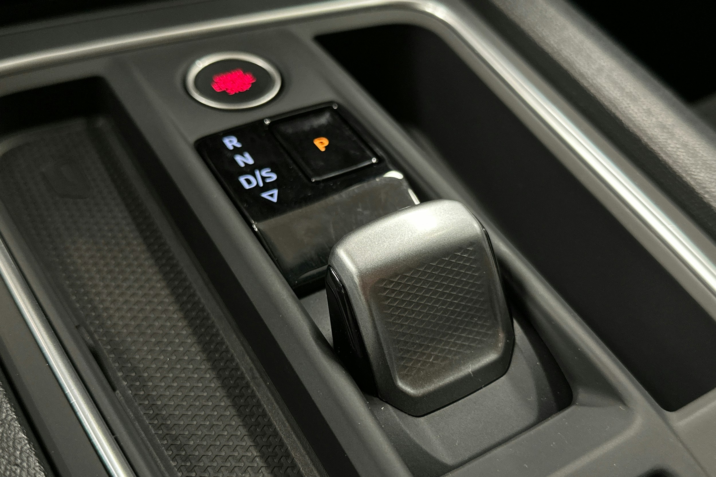 punainen SEAT Leon Sportstourer 2024 kuva 35.