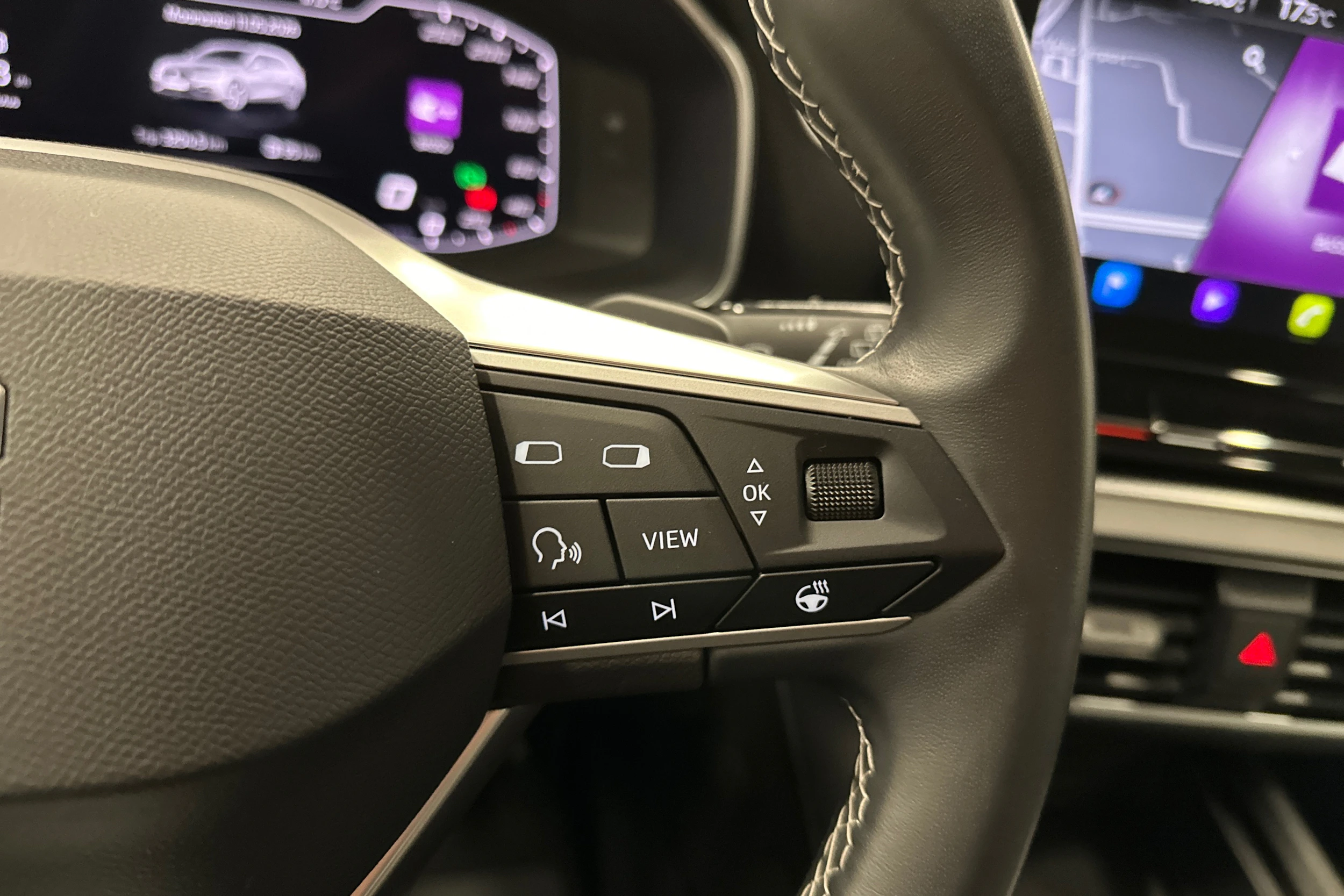 punainen SEAT Leon Sportstourer 2024 kuva 16.