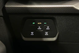 punainen SEAT Leon Sportstourer 2024 kuva 19.