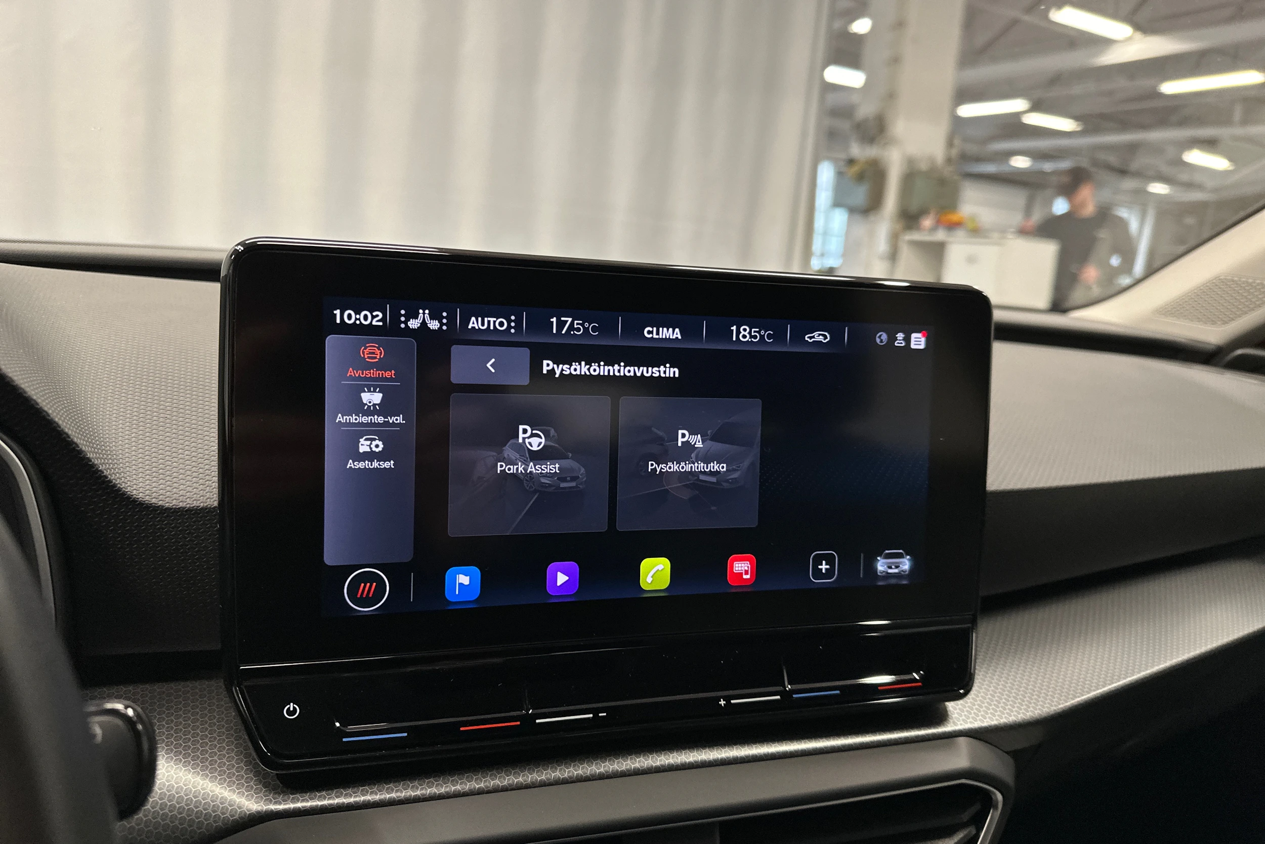 punainen SEAT Leon Sportstourer 2024 kuva 23.