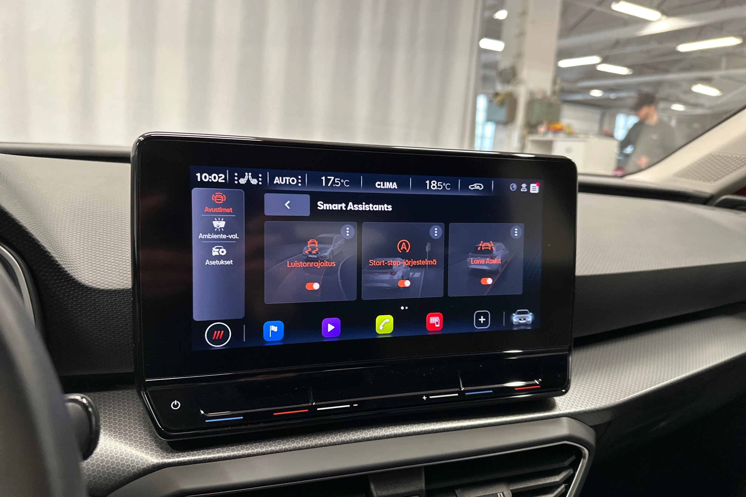 punainen SEAT Leon Sportstourer 2024 kuva 24.