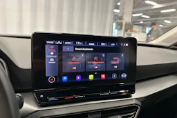 punainen SEAT Leon Sportstourer 2024 kuva 24.