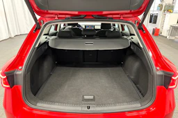 punainen SEAT Leon Sportstourer 2024 kuva 29.