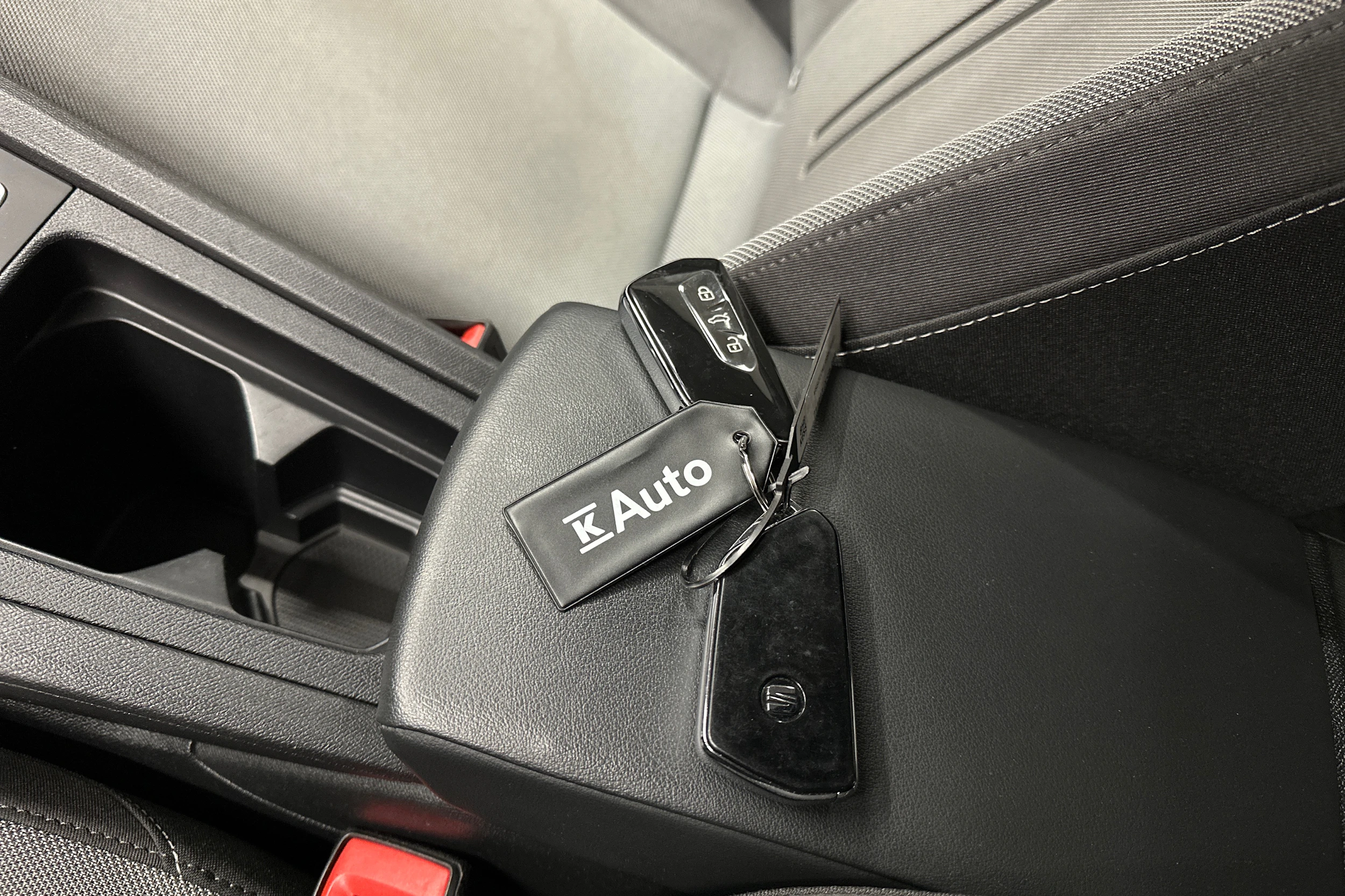 punainen SEAT Leon Sportstourer 2024 kuva 32.