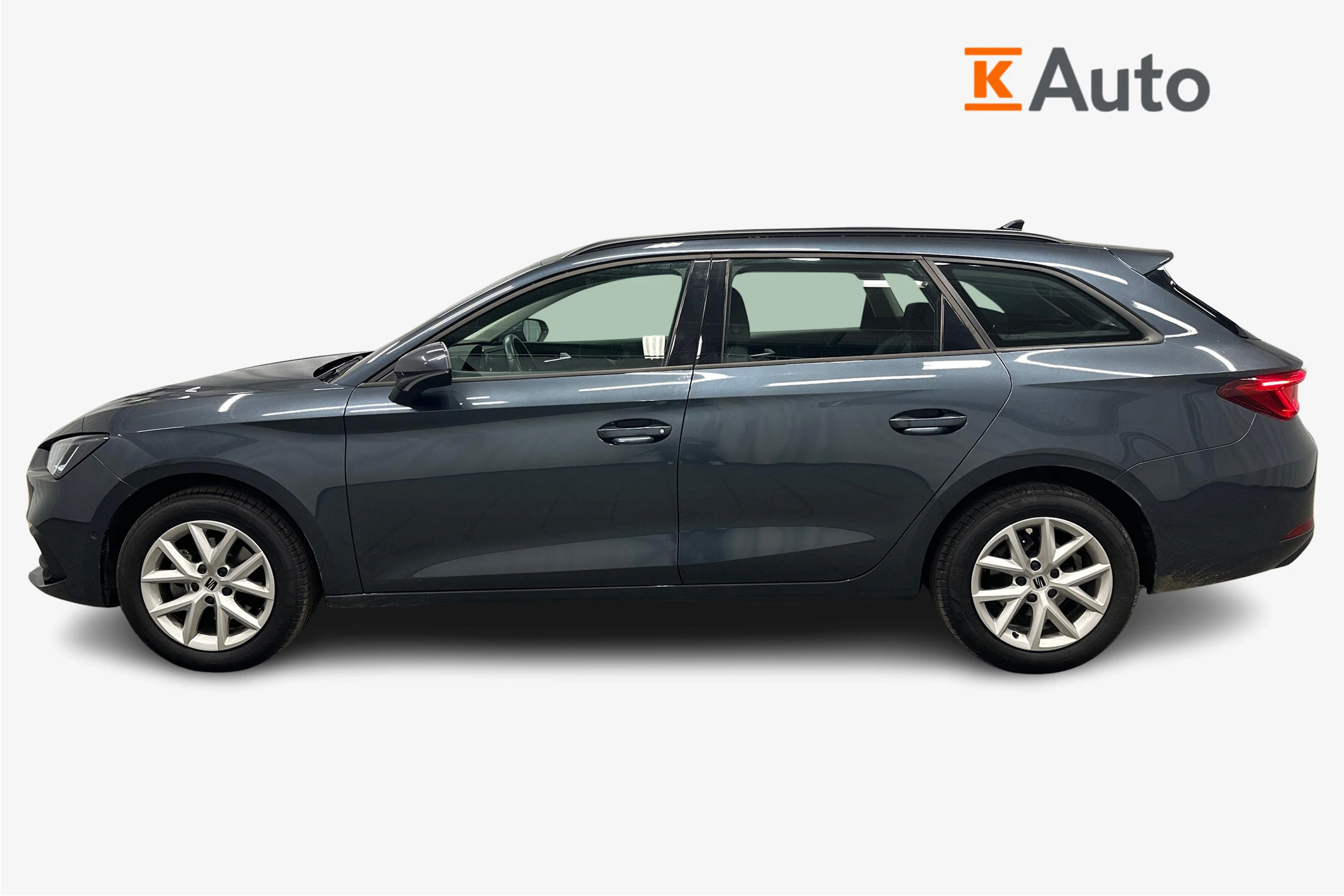 harmaa SEAT Leon Sportstourer 2024 kuva 5.