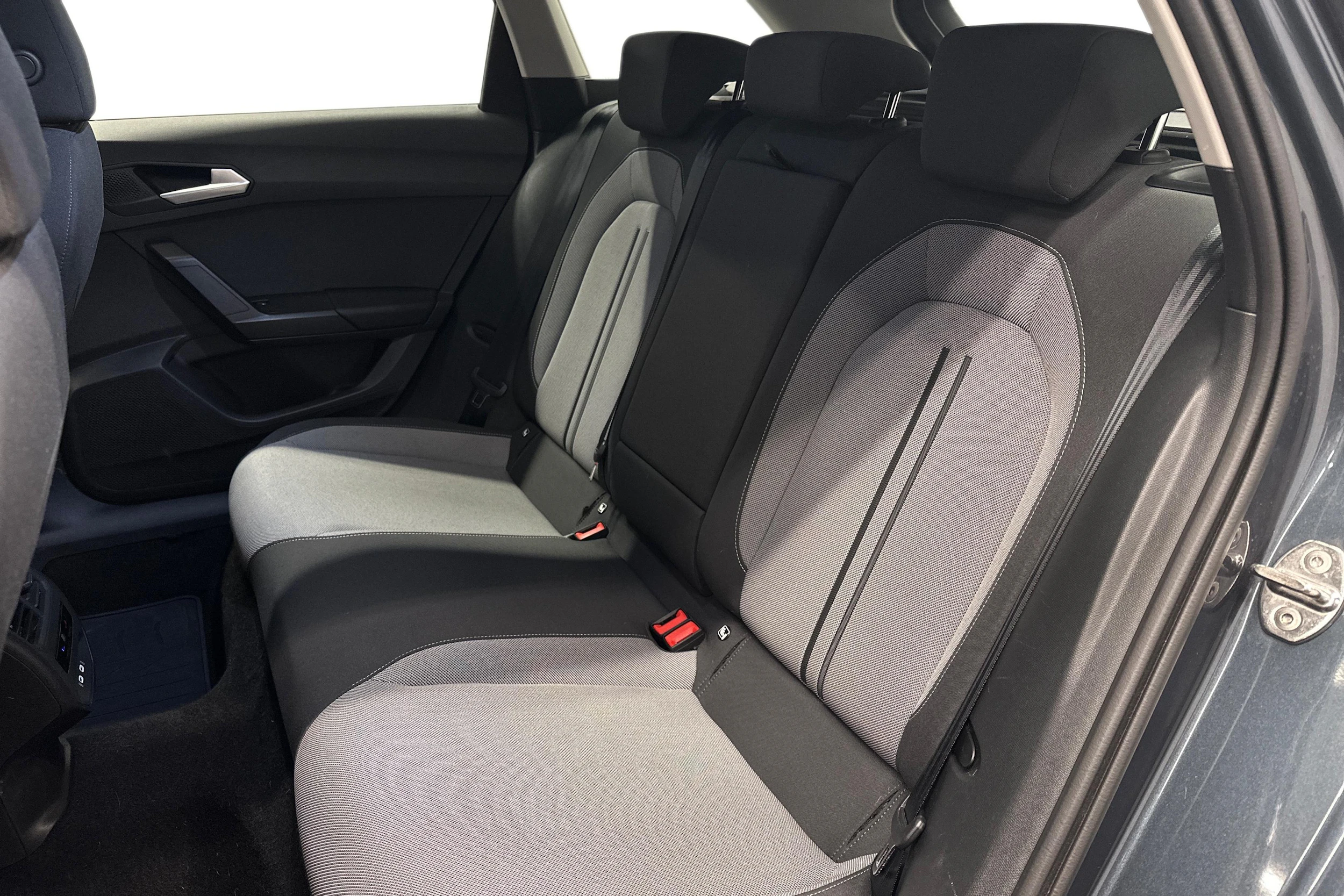 harmaa SEAT Leon Sportstourer 2024 kuva 8.