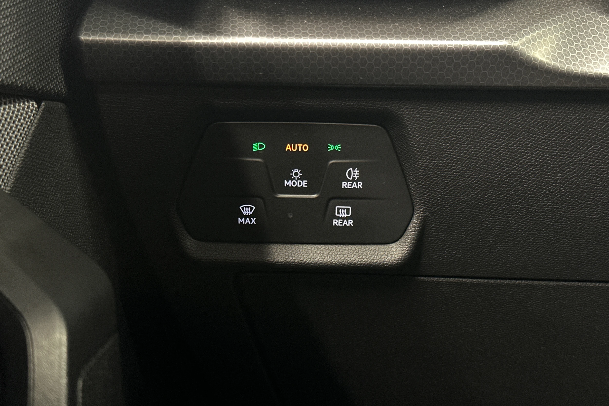 harmaa SEAT Leon Sportstourer 2024 kuva 14.