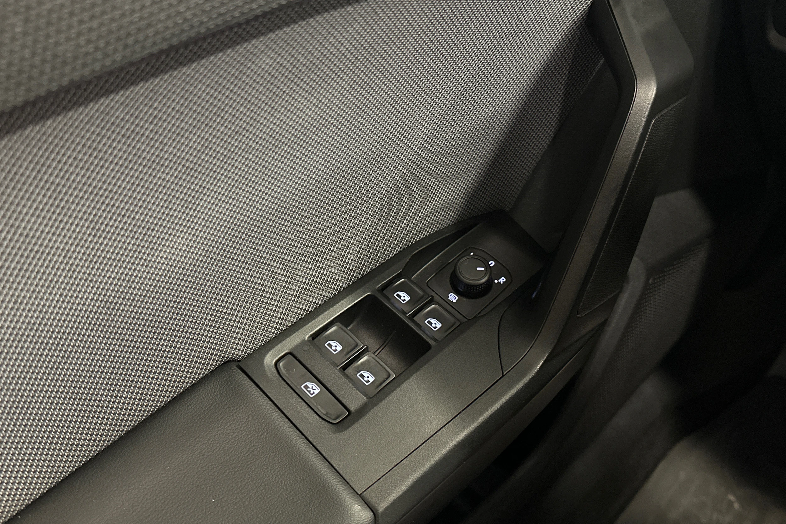 harmaa SEAT Leon Sportstourer 2024 kuva 15.