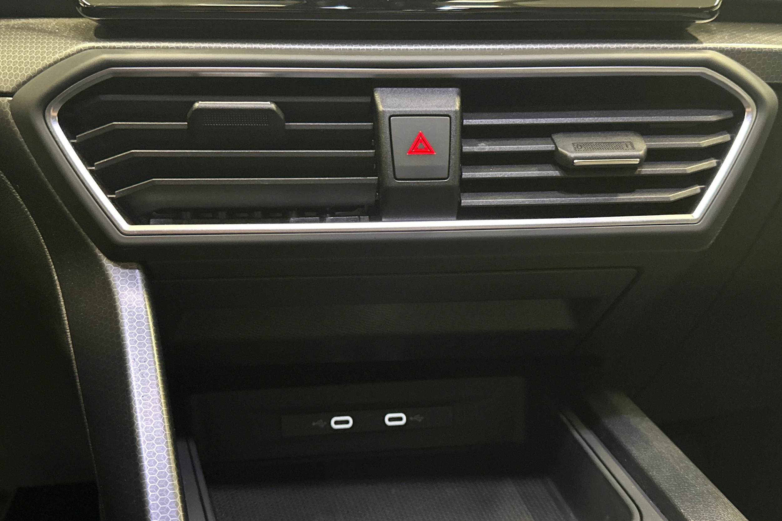 harmaa SEAT Leon Sportstourer 2024 kuva 30.