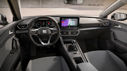 White SEAT Leon Sportstourer 2025 kuva 6.