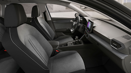 White SEAT Leon Sportstourer 2025 kuva 7.
