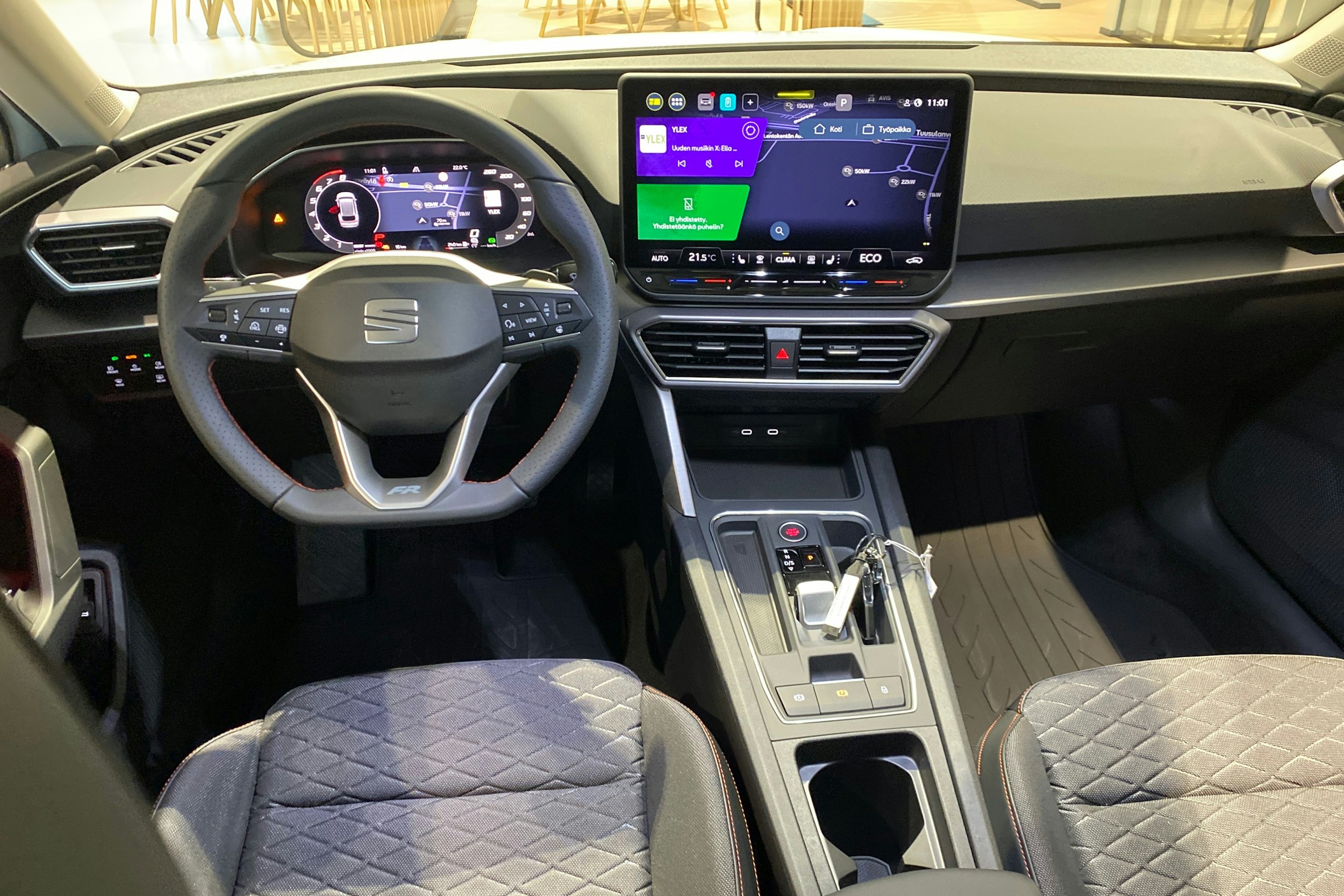 met. valkoinen SEAT Leon Sportstourer 2025 kuva 7.
