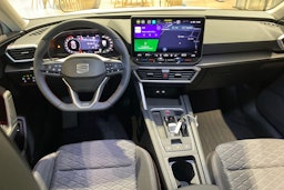met. valkoinen SEAT Leon Sportstourer 2025 kuva 7.