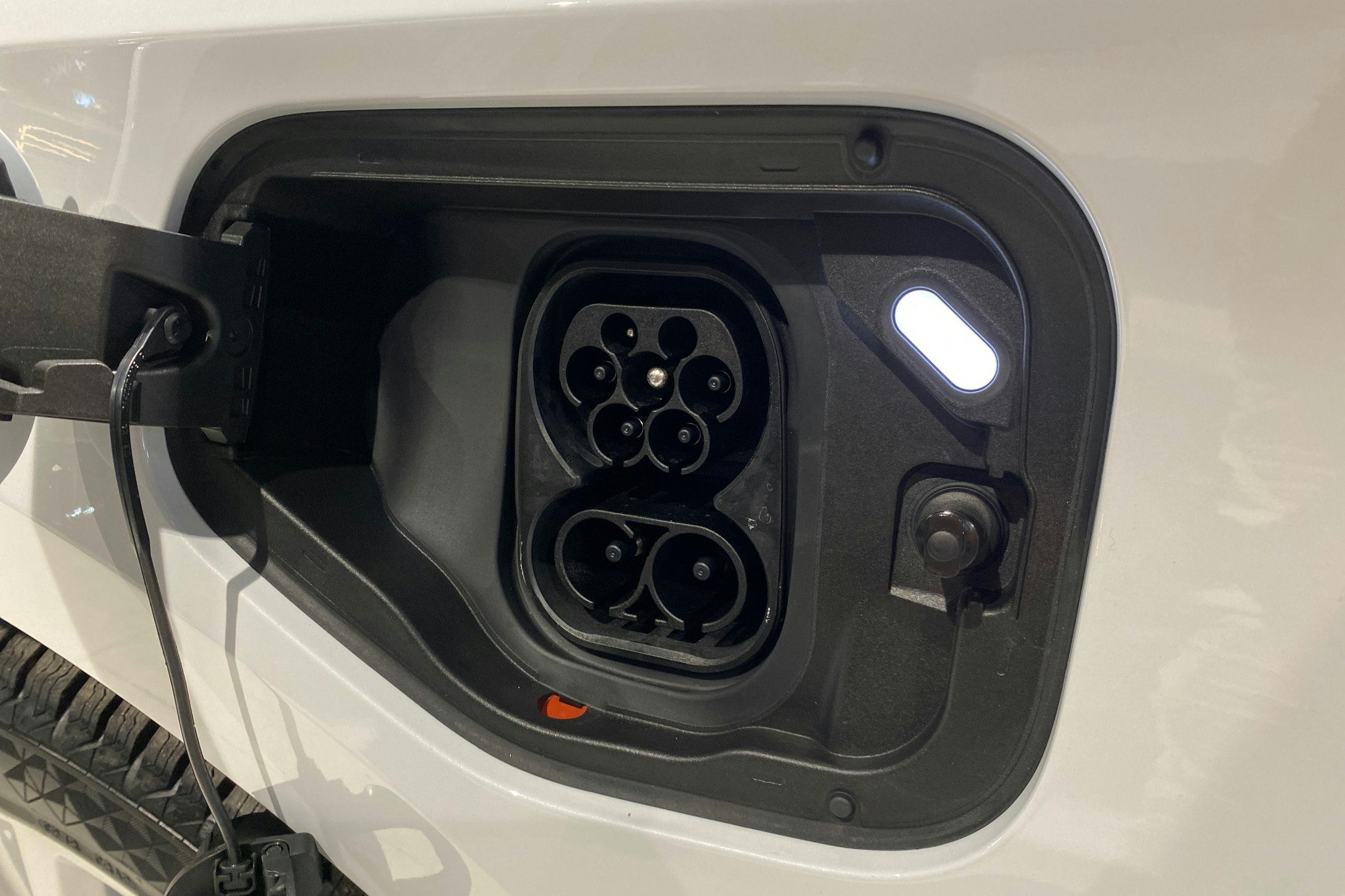 met. valkoinen SEAT Leon Sportstourer 2025 kuva 12.