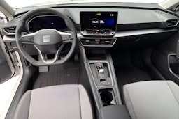 valkoinen SEAT Leon Sportstourer 2025 kuva 7.