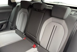 valkoinen SEAT Leon Sportstourer 2025 kuva 8.