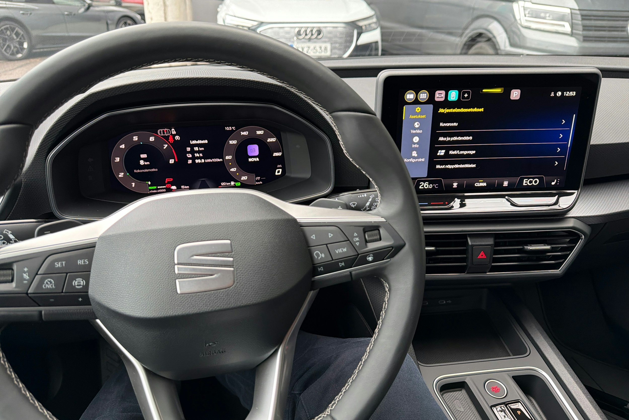 valkoinen SEAT Leon Sportstourer 2025 kuva 13.