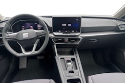 sininen SEAT Leon Sportstourer 2025 kuva 7.