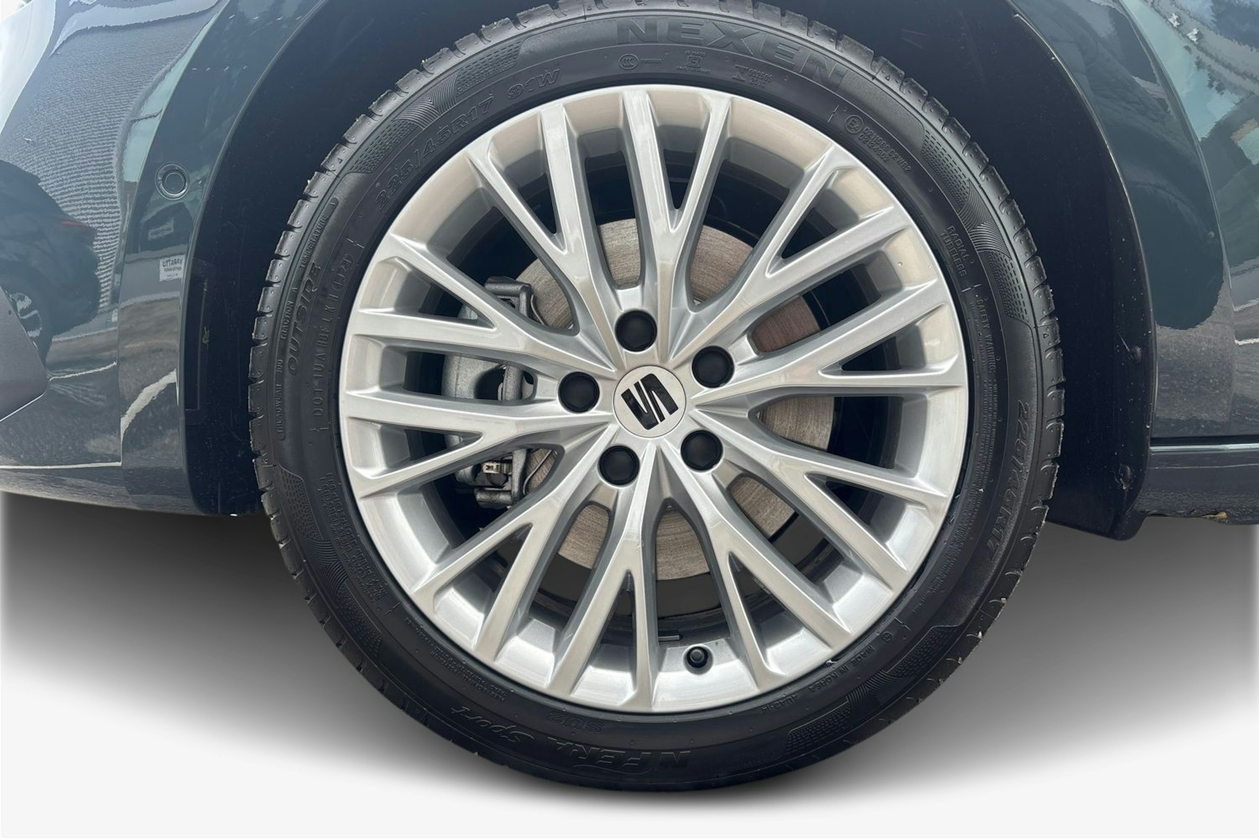sininen SEAT Leon Sportstourer 2025 kuva 9.