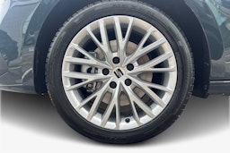 sininen SEAT Leon Sportstourer 2025 kuva 9.