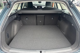 sininen SEAT Leon Sportstourer 2025 kuva 12.