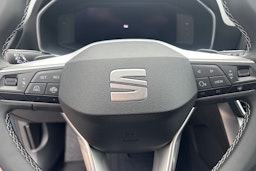 sininen SEAT Leon Sportstourer 2025 kuva 15.