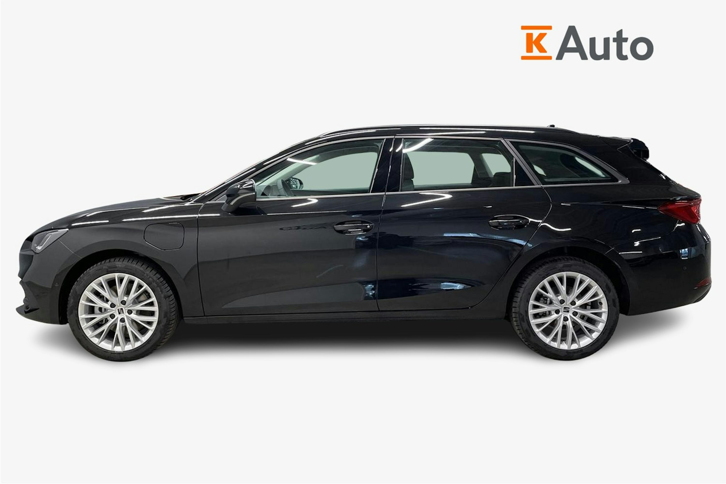 met. musta SEAT Leon Sportstourer 2025 kuva 6.